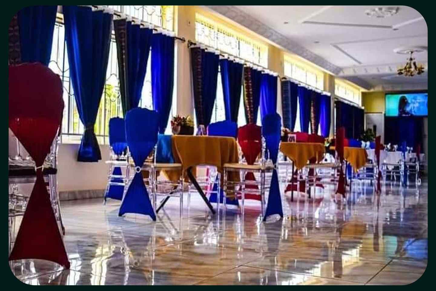 Salle de fête d'hôtel au Cameroun - hotellatourdargent